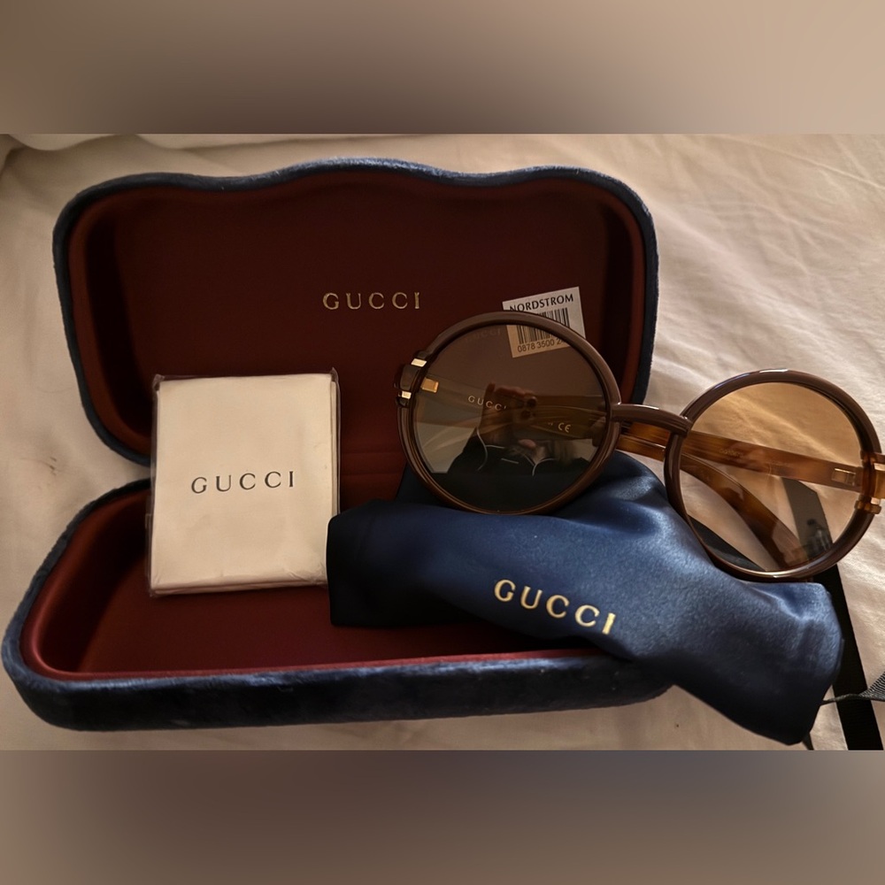 Gucci Retro Inspired Round Glasses